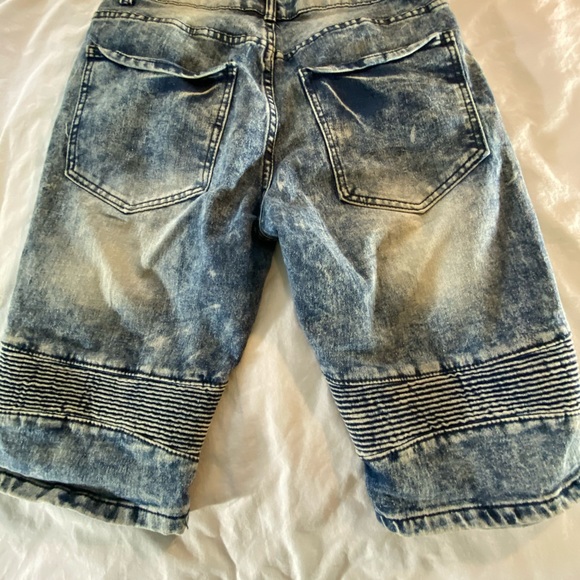 Light blue jeans shorts - Picture 2 of 4